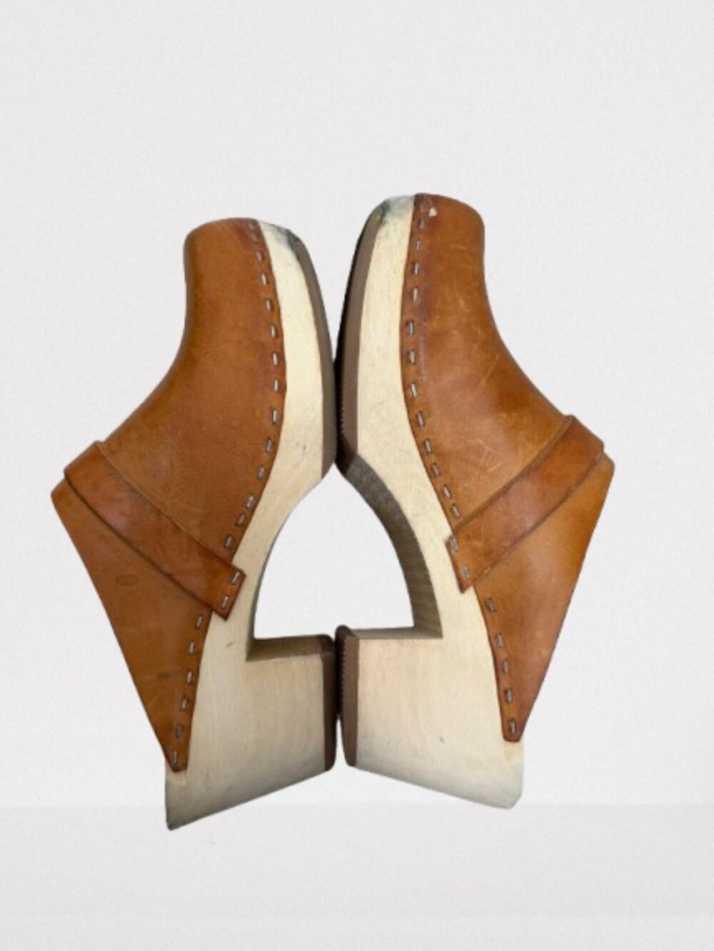 Swedish Hasbeens Slip-In Classic Clogs Size EU37/US 7 in Tan